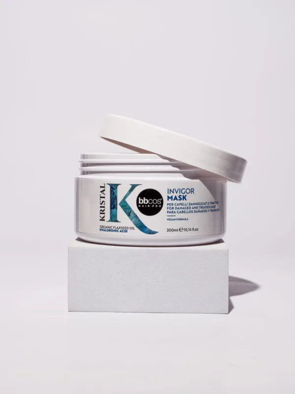 Kristal Invigor mask ambientata