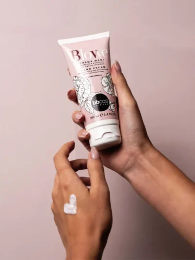 Blowe hand cream ambientata